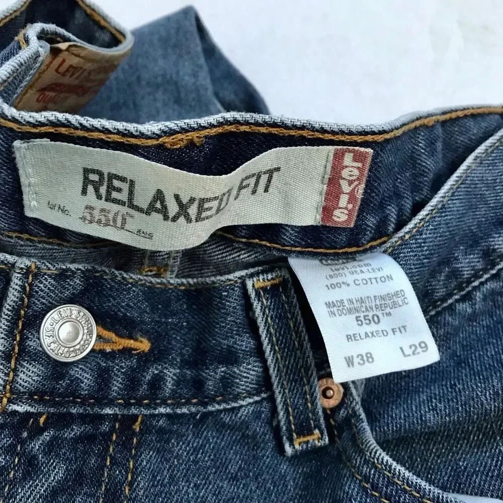 Levi's NWT 550 Medium Wash Relaxed Fit Jeans Men 38 x 29